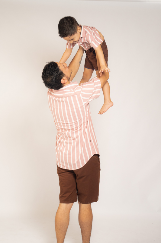 Camisa de niño en texturas rosa rayas blancas