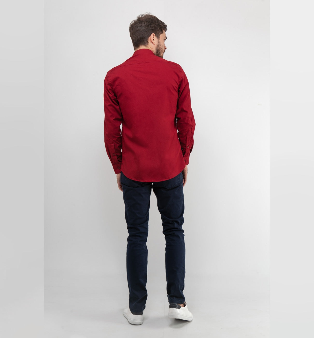 Camisa Roja Oscura