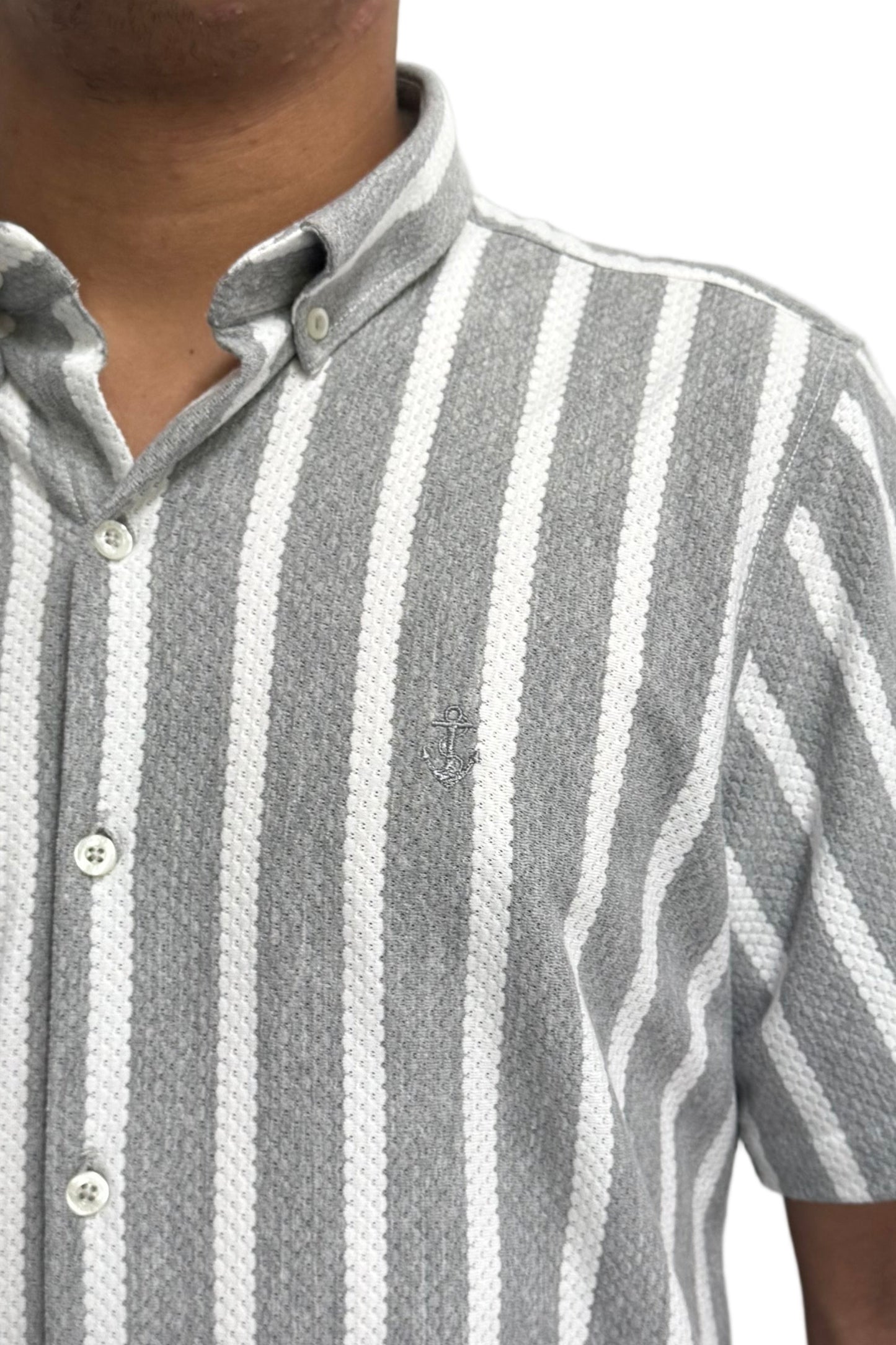 Camisa en texturas Gris Rayas Blancas