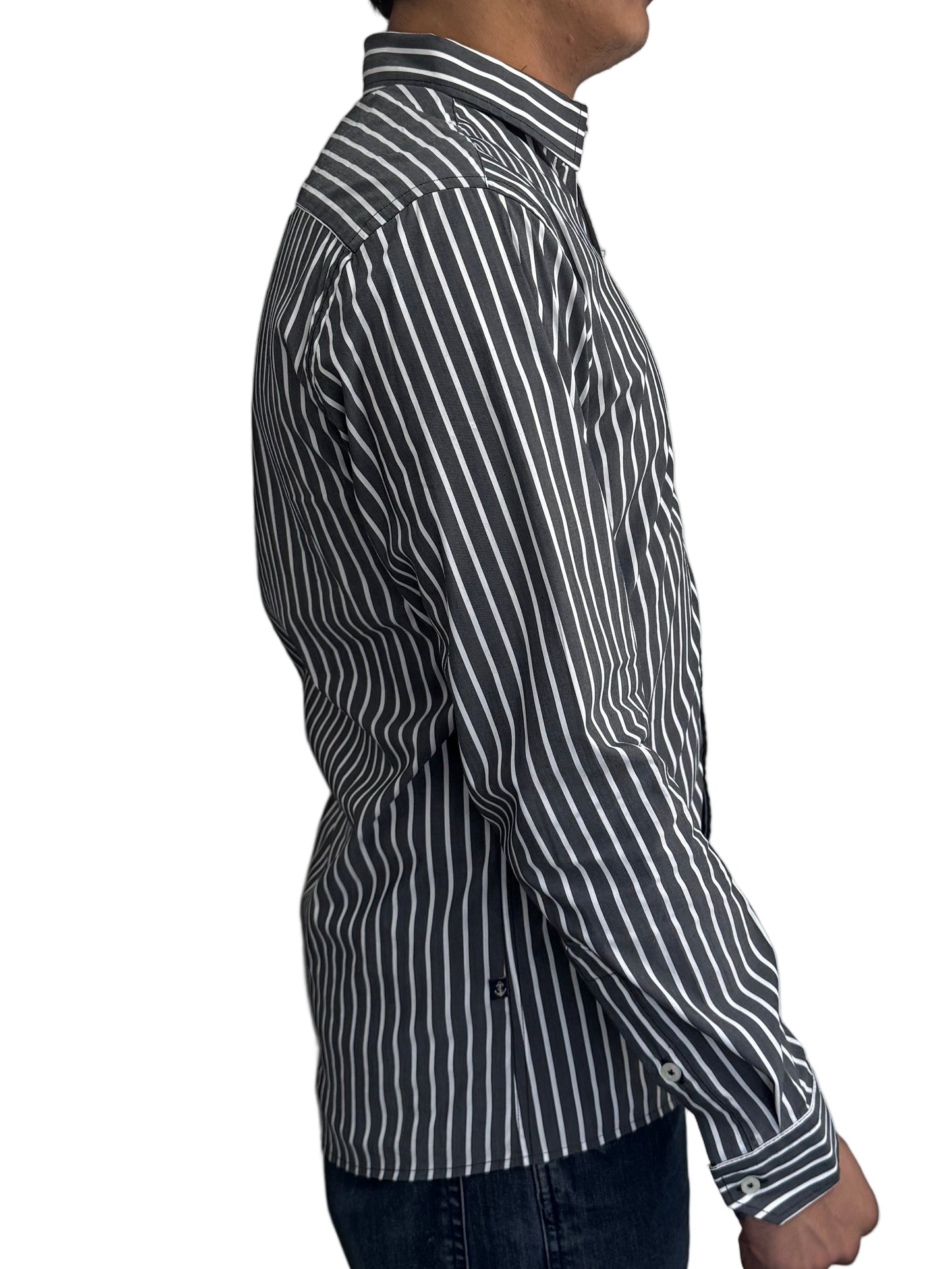 Camisa Gris Rayas Blancas A Negra