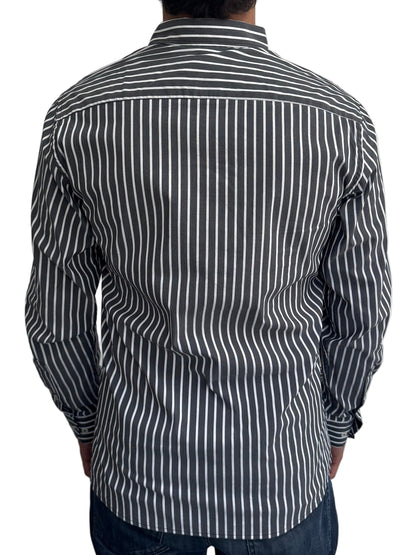 Camisa Gris Rayas Blancas A Negra