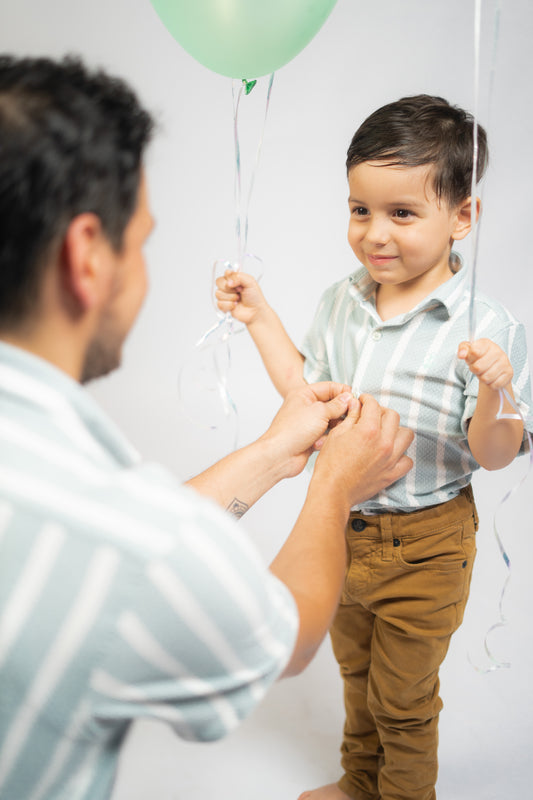Camisa de niño en texturas verde menta rayas blancas
